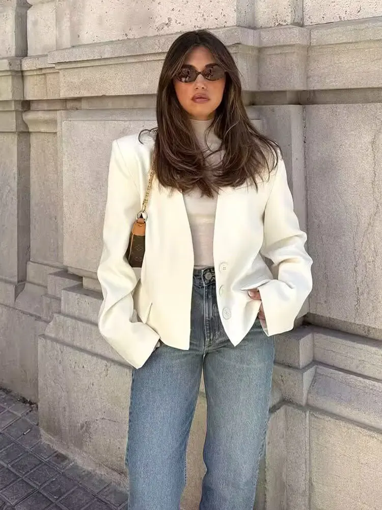 TRAFZA 2025 Spring Women Fashion Blazer V-neck Long Sleeves Loose Suit Coat Female Versatile Streetwear Woman Outercoat Top
TRAFZA 2025 Spring Women Fashion Blazer V-neck Long Sleeves Loose Suit Coat Female Versatile Streetwear Woman Outercoat Top