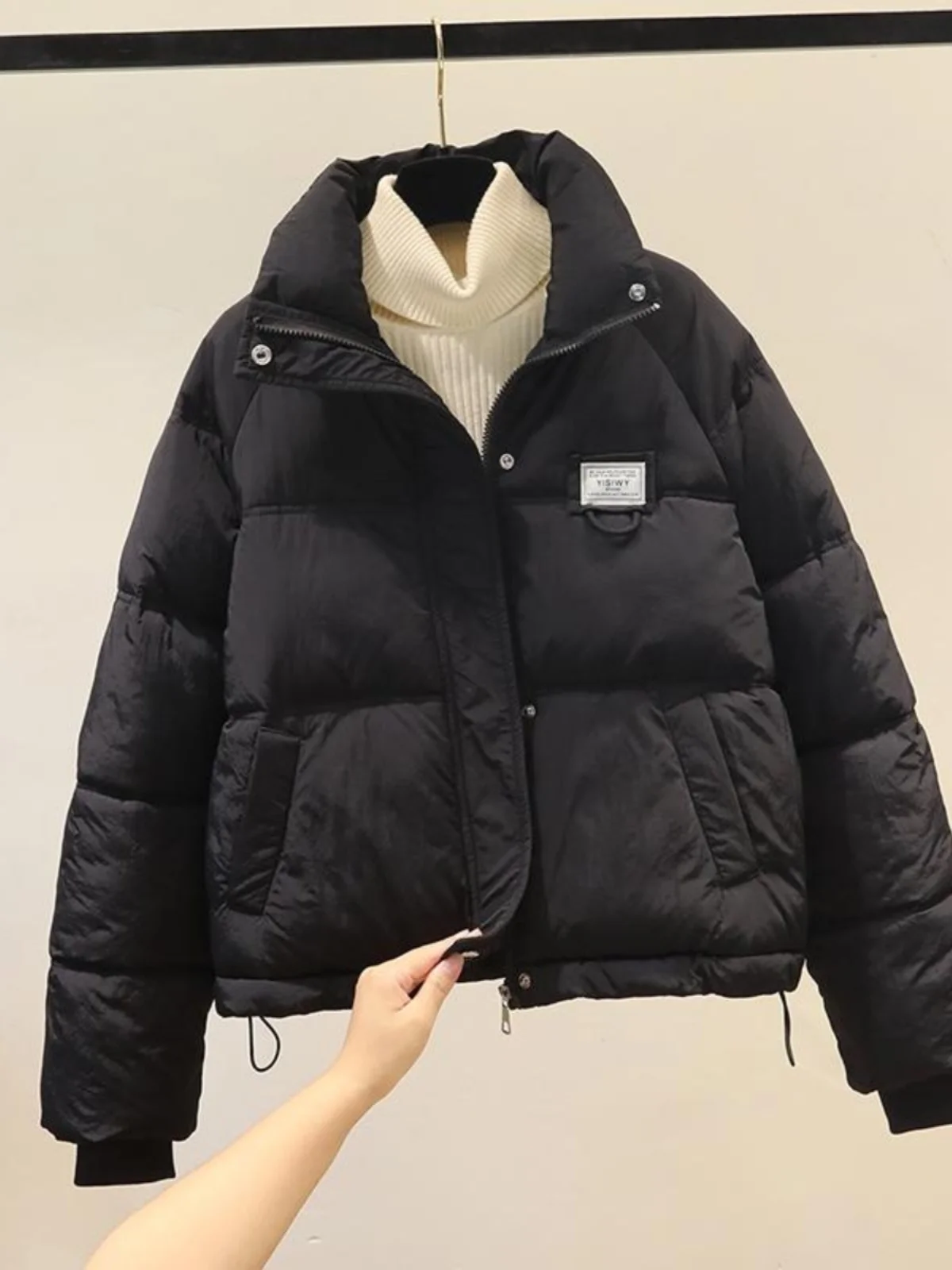 Зимняя утепленная хлопковая куртка-жилет женская свободного кроя с воротником-стойкой в корейском стиле, на молнии
Зимняя утепленная хлопковая куртка-жилет женская свободного кроя с воротником-стойкой в корейском стиле, на молнии