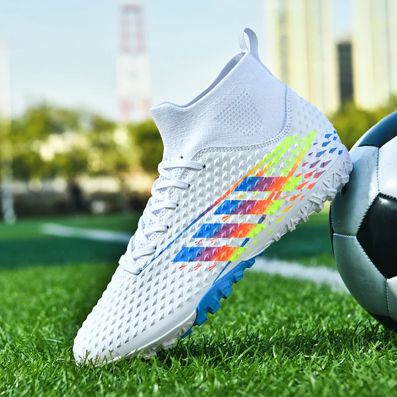 Новые мужские футбольные бутсы, противоскользящие мягкие тренировочные туфли на траве с длинными шпильками, профессиональная спортивная обувь, мужские дышащие футбольные бутсы на шнуровке
Новые мужские футбольные бутсы, противоскользящие мягкие тренировочные туфли на траве с длинными шпильками, профессиональная спортивная обувь, мужские дышащие футбольные бутсы на шнуровке