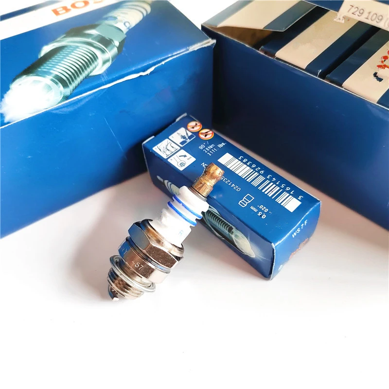 30pcs Chainsaw Spark plug for Bosch Neilsen Jobsite Motors Hedge Trimmer Brush cutter Lawnmower CT4845 MT9999 Ct3795 CT2292 4845
30pcs Chainsaw Spark plug for Bosch Neilsen Jobsite Motors Hedge Trimmer Brush cutter Lawnmower CT4845 MT9999 Ct3795 CT2292 4845