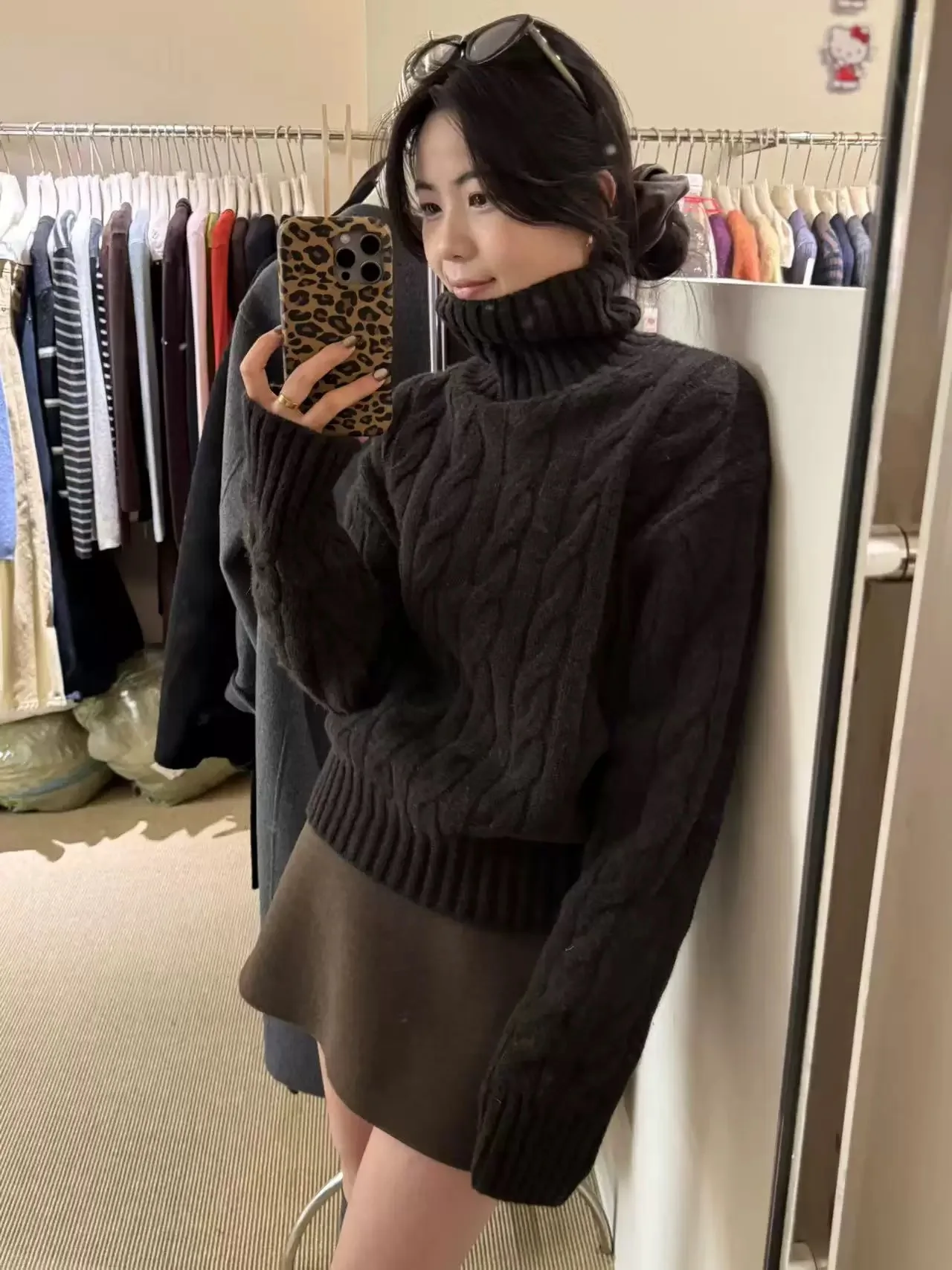 Цельнокашемировый женский свитер с высоким воротником, женский зимний свитер 2025, свободный теплый свитер Joker, топ
Цельнокашемировый женский свитер с высоким воротником, женский зимний свитер 2025, свободный теплый свитер Joker, топ