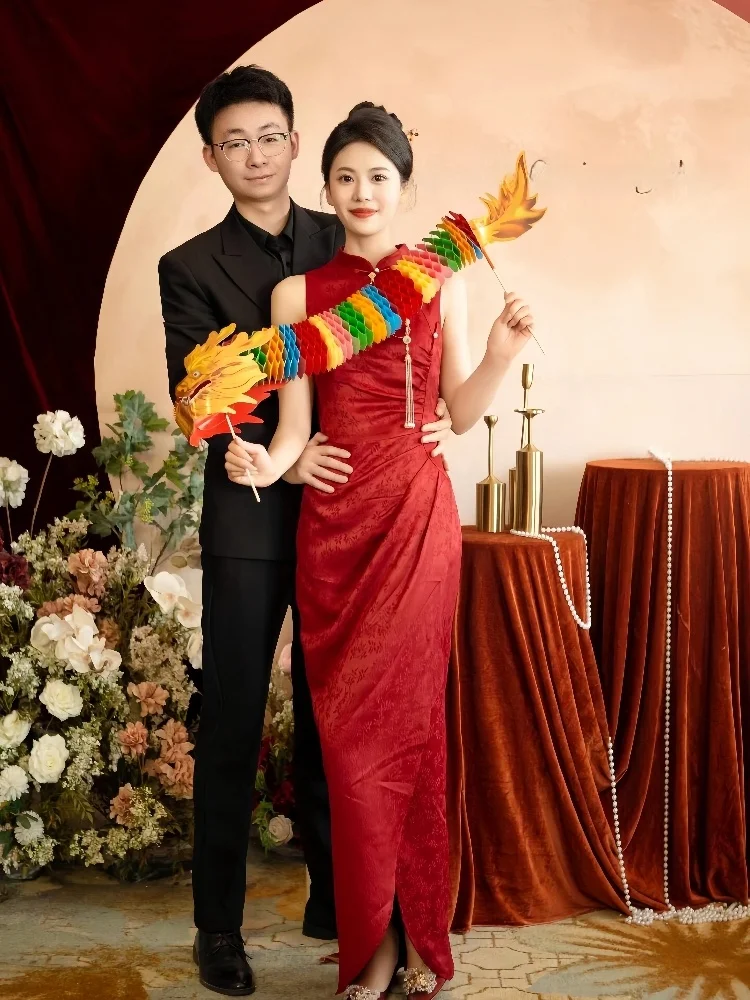 Red Chinese Sle Wedding Dr New 2026 Ele Evening Gown for Engagement Parties Bridal Dres Slim Fit Midi Skirt
Red Chinese Sle Wedding Dr New 2026 Ele Evening Gown for Engagement Parties Bridal Dres Slim Fit Midi Skirt