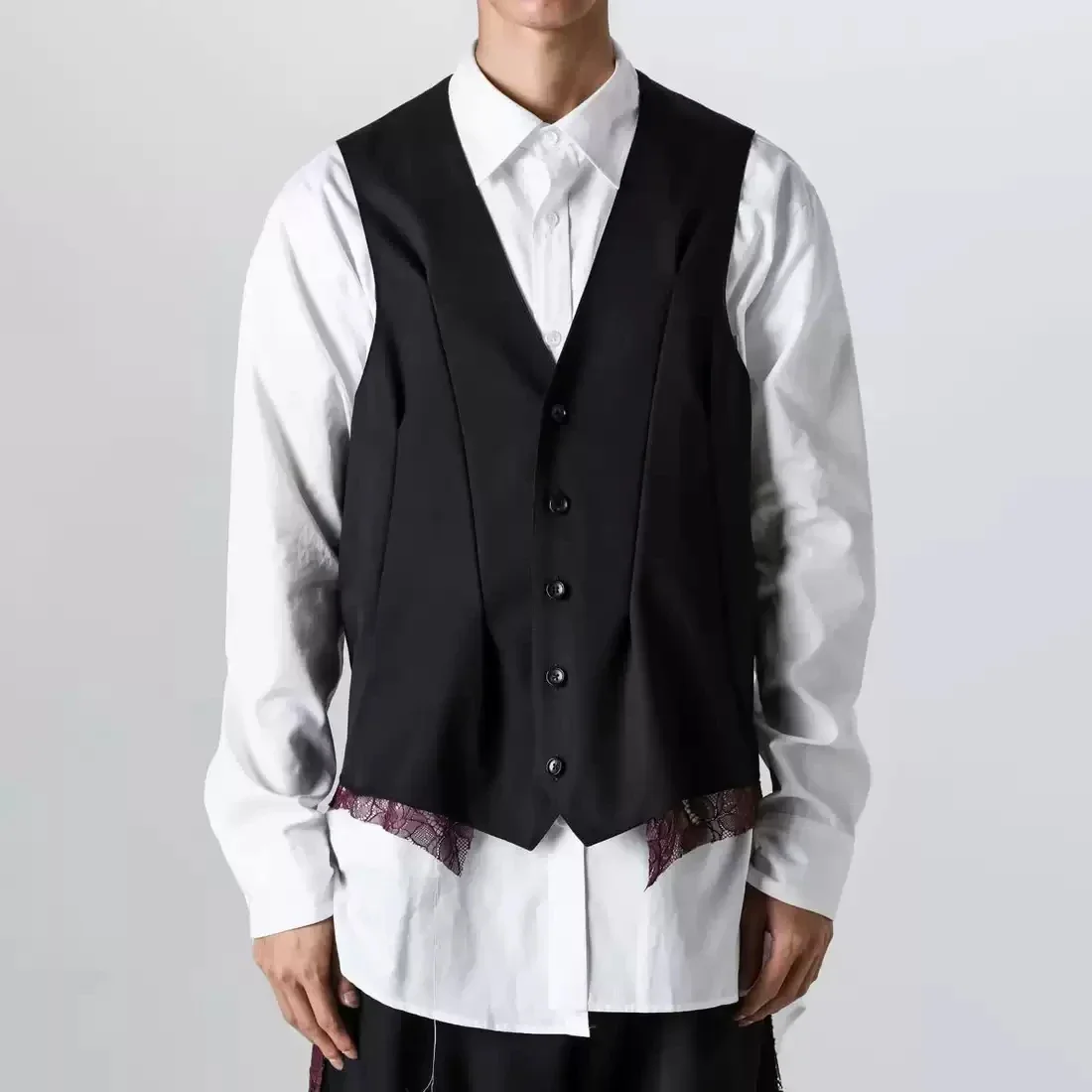 YOJI OOAK hemline splicing hollow vest men's single breasted clip versatile pleated sleeveless top for men
YOJI OOAK hemline splicing hollow vest men's single breasted clip versatile pleated sleeveless top for men