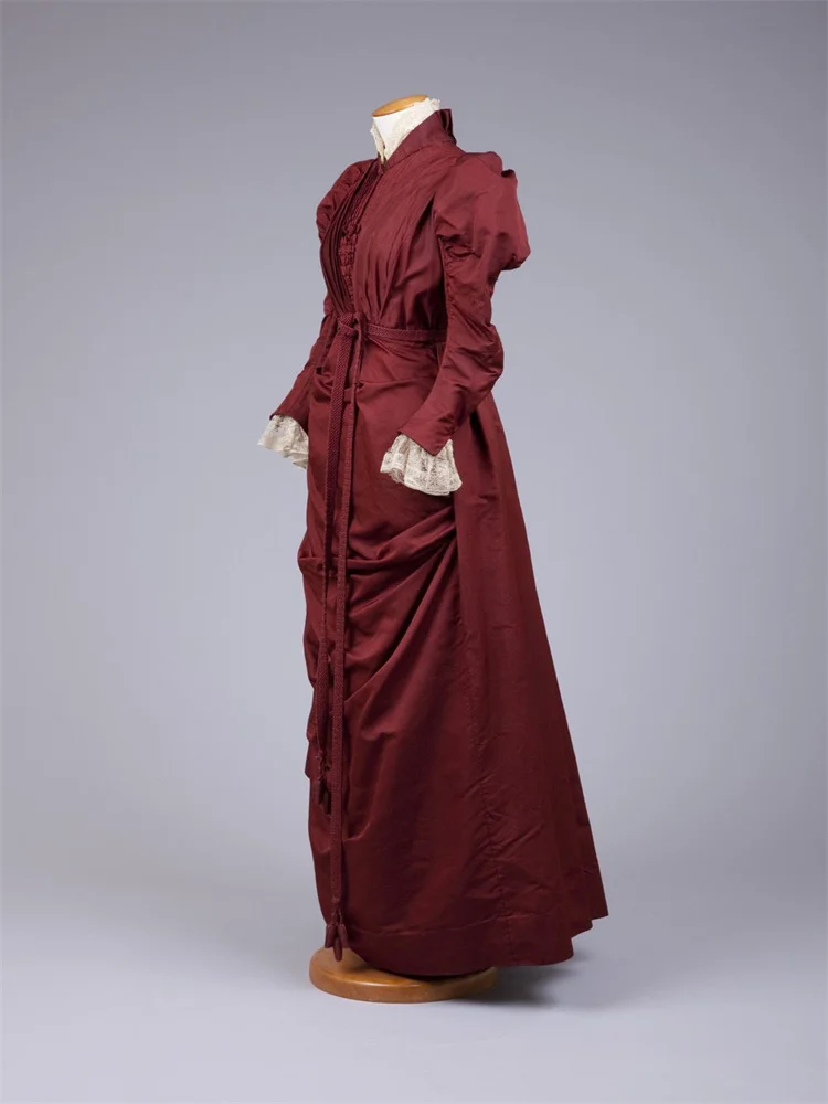 Medieval Historical Red Vintage Dress Women's Retro Costume Victorian Renaissance Gothic Dress
Medieval Historical Red Vintage Dress Women's Retro Costume Victorian Renaissance Gothic Dress