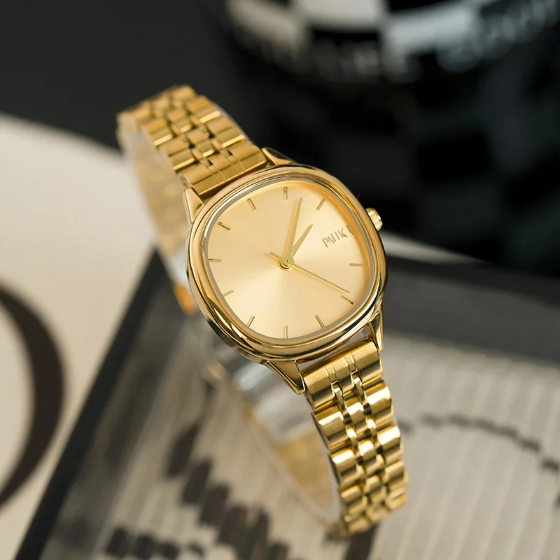 Деловые минималистичные модные женские часы, высококачественные темпераментные круглые циферблаты, маленький браслет, золотые, белые женские кварцевые наручные часы
Деловые минималистичные модные женские часы, высококачественные темпераментные круглые циферблаты, маленький браслет, золотые, белые женские кварцевые наручные часы
