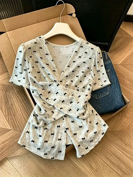 Recommended V-Neck Short Sleeve Women's Top Knot Cross Tie Slimming Summer New Style Korean Standard Fit Cotton T-S...
Recommended V-Neck Short Sleeve Women's Top Knot Cross Tie Slimming Summer New Style Korean Standard Fit Cotton T-S...