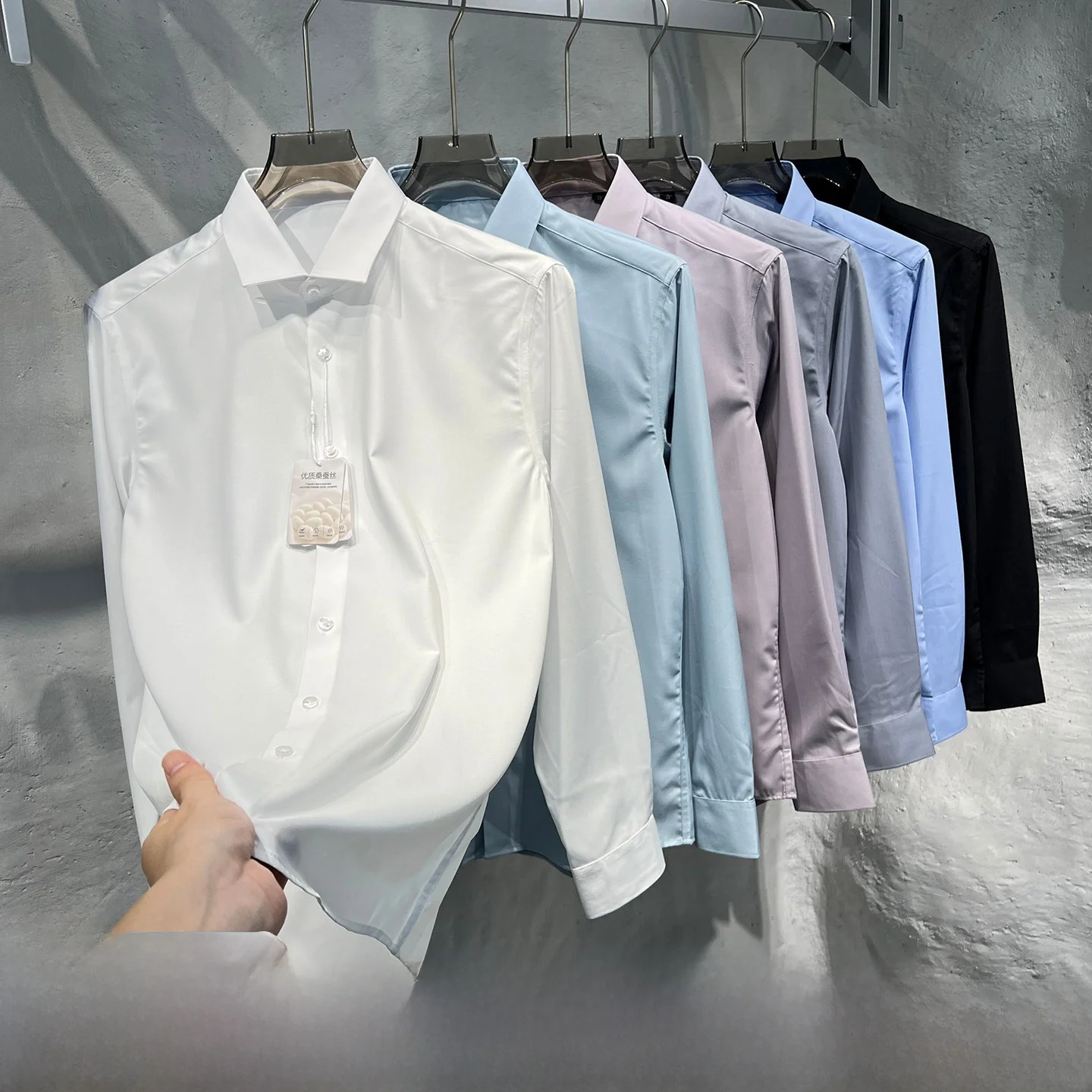 Silky Draping Long Sleeve Men's Business Shirt Versatile Modal Polyester Blend Standard Fit Casual Elegant Pure Color
Silky Draping Long Sleeve Men's Business Shirt Versatile Modal Polyester Blend Standard Fit Casual Elegant Pure Color