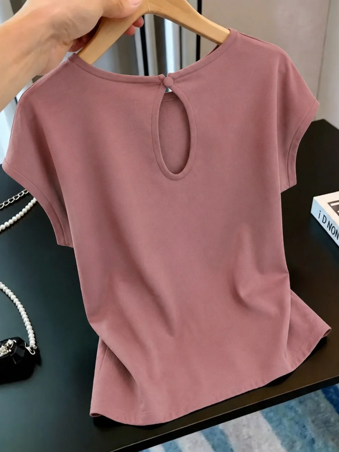 Elegant Hollow out Design Short Sleeve Knitwear Women's Summer Fashion Slimming Top Premium Quality Casual Loose Fit Knit Shirt
Elegant Hollow out Design Short Sleeve Knitwear Women's Summer Fashion Slimming Top Premium Quality Casual Loose Fit Knit Shirt