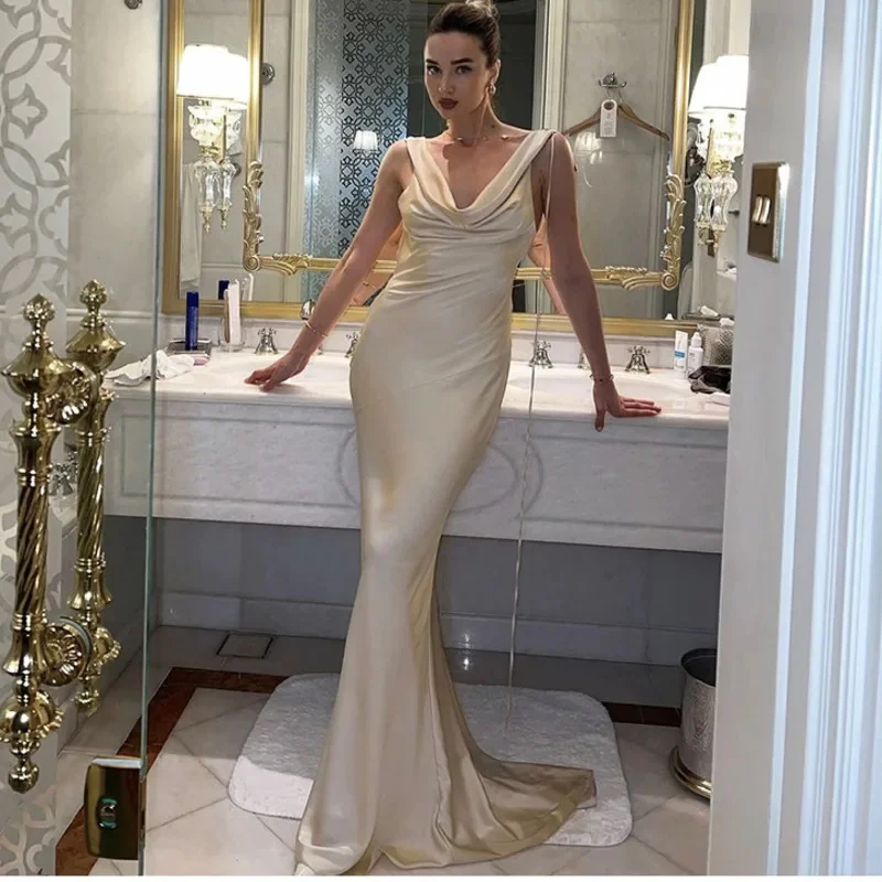 Sexy Backless Satin Maxi Dresses Women Solid Lace Up V Neck Sleeveless Bodycon Stretch Skinny Wrap Hips Dress Party Wear Robes
Sexy Backless Satin Maxi Dresses Women Solid Lace Up V Neck Sleeveless Bodycon Stretch Skinny Wrap Hips Dress Party Wear Robes