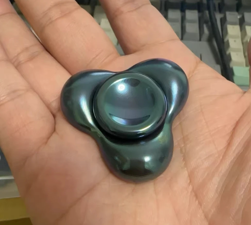 Б/у EDC KAP Циркониевая радужная клетка-спиннер, гироскоп на кончике пальца, декомпрессионные игрушки
Б/у EDC KAP Циркониевая радужная клетка-спиннер, гироскоп на кончике пальца, декомпрессионные игрушки