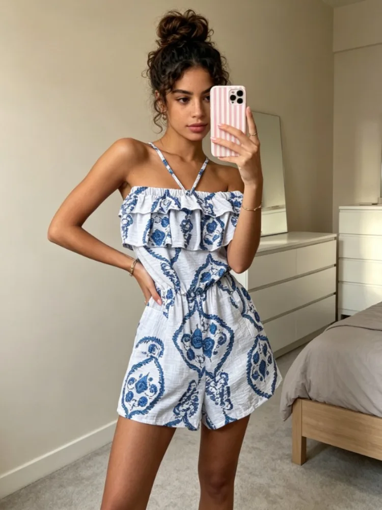 Holiday Beach halter neck sexy backless strapless Playsuit summer women playsuits new sleeveless high waist floral Mini jumpsuit
Holiday Beach halter neck sexy backless strapless Playsuit summer women playsuits new sleeveless high waist floral Mini jumpsuit