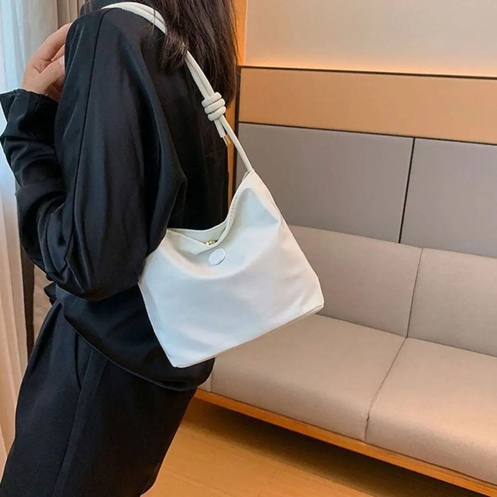 Korean Fashion Simple Nylon Bag Handbag Lightweight Fashion Girl Casual and Versatile Bucket Bag Shoulder Underarm Bag
Korean Fashion Simple Nylon Bag Handbag Lightweight Fashion Girl Casual and Versatile Bucket Bag Shoulder Underarm Bag