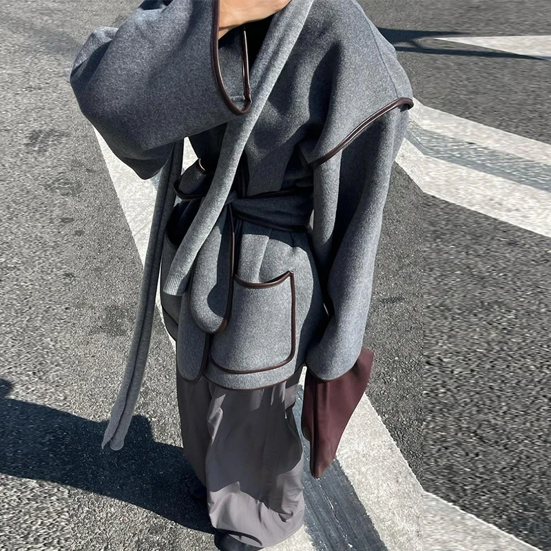 Casual Patchwork Belt Cotton Coats Women Contrast V-neck Long Sleeve Pocket Jacket Female 2024 Autumn Lady High Street Overcoat
Casual Patchwork Belt Cotton Coats Women Contrast V-neck Long Sleeve Pocket Jacket Female 2024 Autumn Lady High Street Overcoat