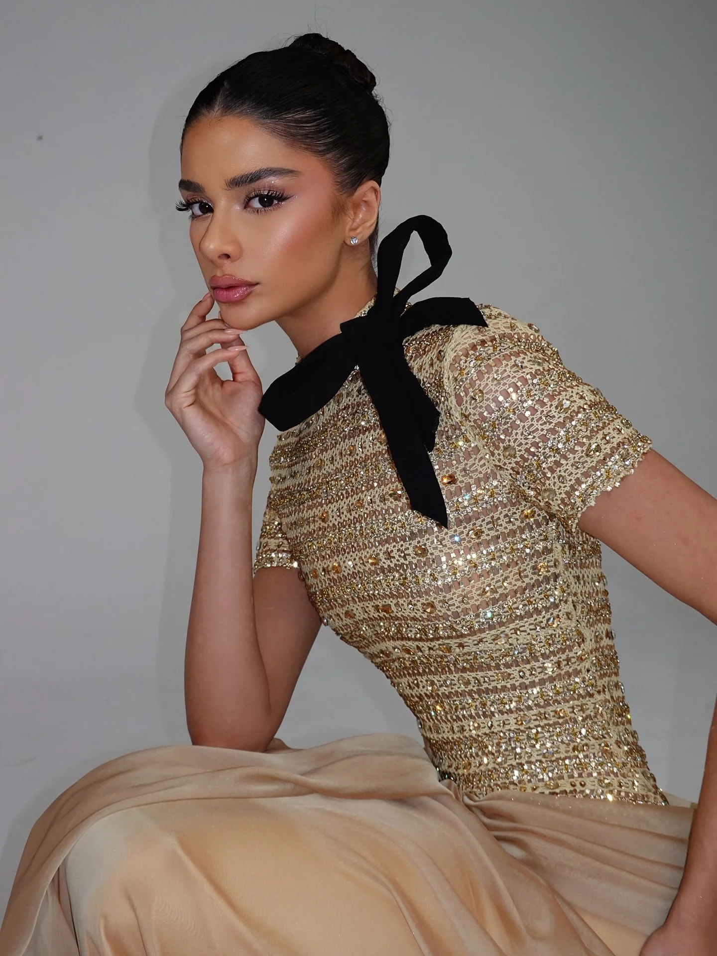 Elegant Champagne High Neck Sequin Bow Satin Draped Formal Dress Prom Gown Evening Dresses Floor Length Pleated Customized
Elegant Champagne High Neck Sequin Bow Satin Draped Formal Dress Prom Gown Evening Dresses Floor Length Pleated Customized