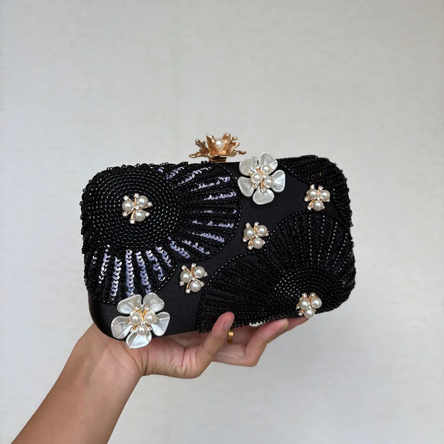 Luxury Crystal Women Clutch 3D Flower Party Evening Bag Purse Lady Multi Color Diamond Handbag For Wedding Retro Handbag
Luxury Crystal Women Clutch 3D Flower Party Evening Bag Purse Lady Multi Color Diamond Handbag For Wedding Retro Handbag