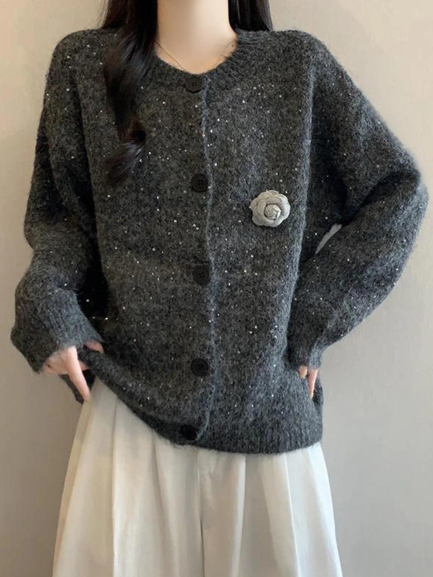 iny Silk Knitted Sweater Top Women's Autumn Winter plus Size Slimming Lazy High-End Feeling Cardigan Outerwear
iny Silk Knitted Sweater Top Women's Autumn Winter plus Size Slimming Lazy High-End Feeling Cardigan Outerwear