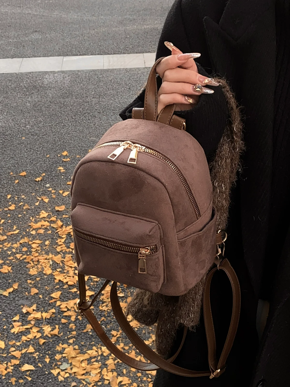 Retro Faux Suede Backpacks For Women Fashion Student's School Shoulder Bags Small Velvet Backpacks Girls Travel Shopping Bags 
Retro Faux Suede Backpacks For Women Fashion Student's School Shoulder Bags Small Velvet Backpacks Girls Travel Shopping Bags