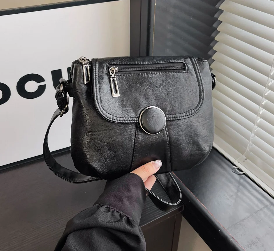 Small Niche Design Handbag for Women Fashionable and Versatile Single Shoulder High-End Crossbody Bag
Small Niche Design Handbag for Women Fashionable and Versatile Single Shoulder High-End Crossbody Bag