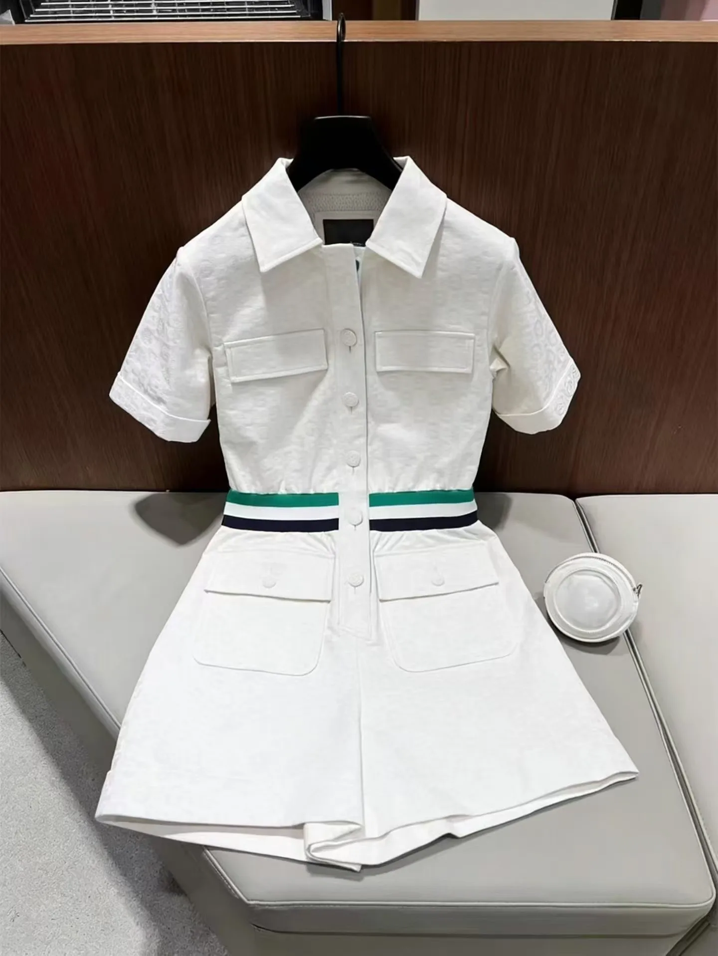 Women's Summer Golf Wear: New Workwear-Style Golf Pants with Attached Bag, Fashionable and Casual
Women's Summer Golf Wear: New Workwear-Style Golf Pants with Attached Bag, Fashionable and Casual