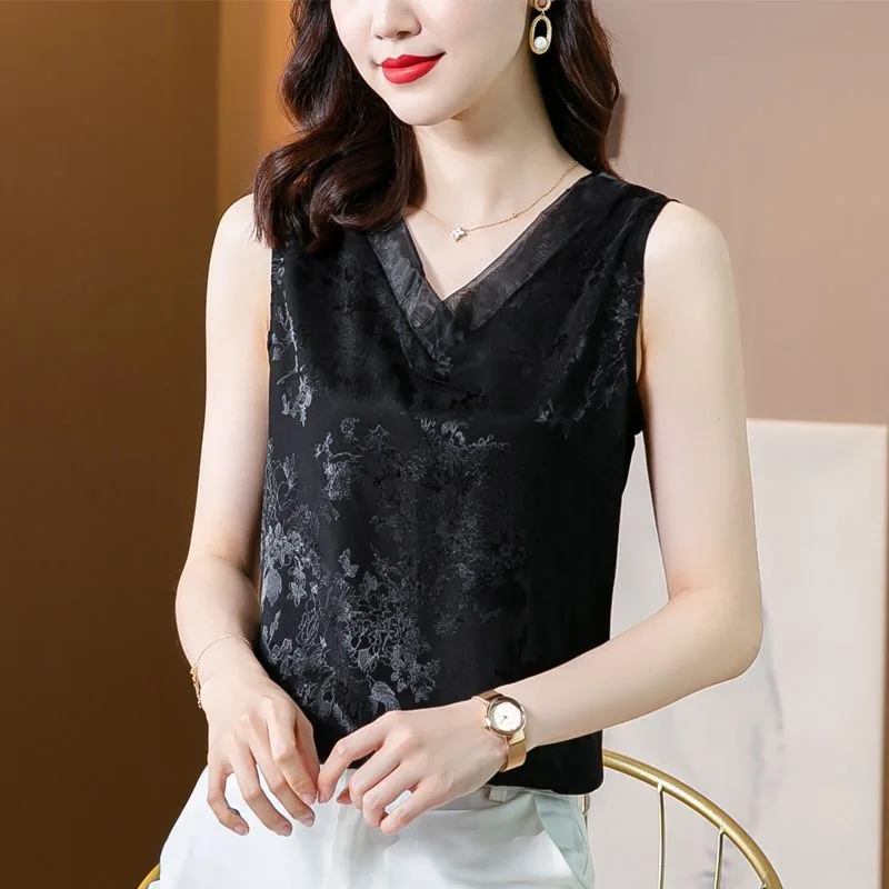 Summer Plus Size Women's Vest New Arrival Solid Color Lace Spliced V-Neck Printed Inner and Outer Wear Top
Summer Plus Size Women's Vest New Arrival Solid Color Lace Spliced V-Neck Printed Inner and Outer Wear Top