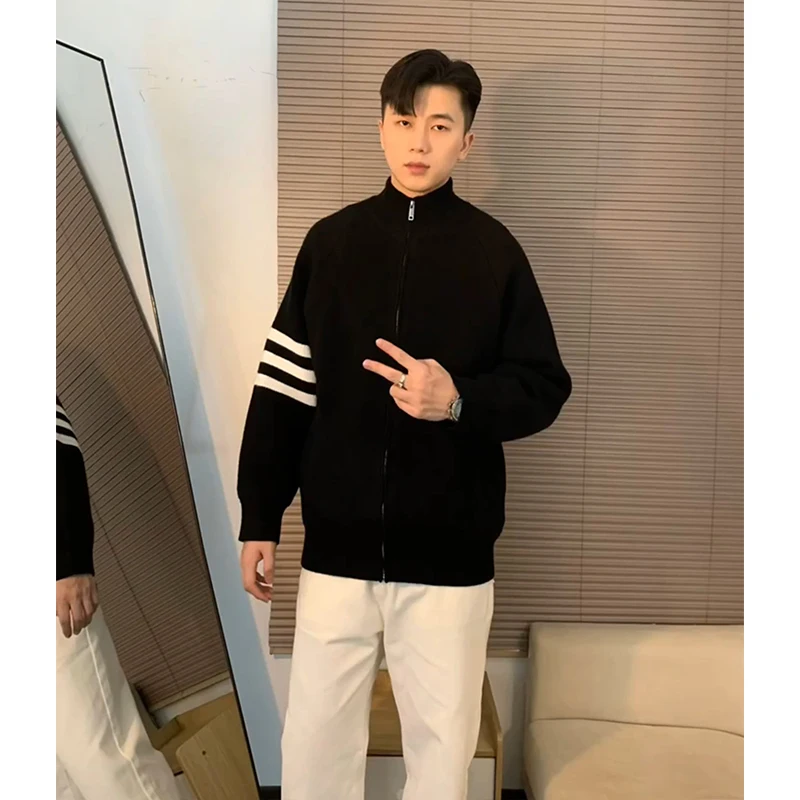 Мужской осенний свитер-кардиган Bla с воротником-стойкой на молнии, в американском ретро-стиле, в полоску, повседневный, свободного кроя, из полиэфирного волокна
Мужской осенний свитер-кардиган Bla с воротником-стойкой на молнии, в американском ретро-стиле, в полоску, повседневный, свободного кроя, из полиэфирного волокна