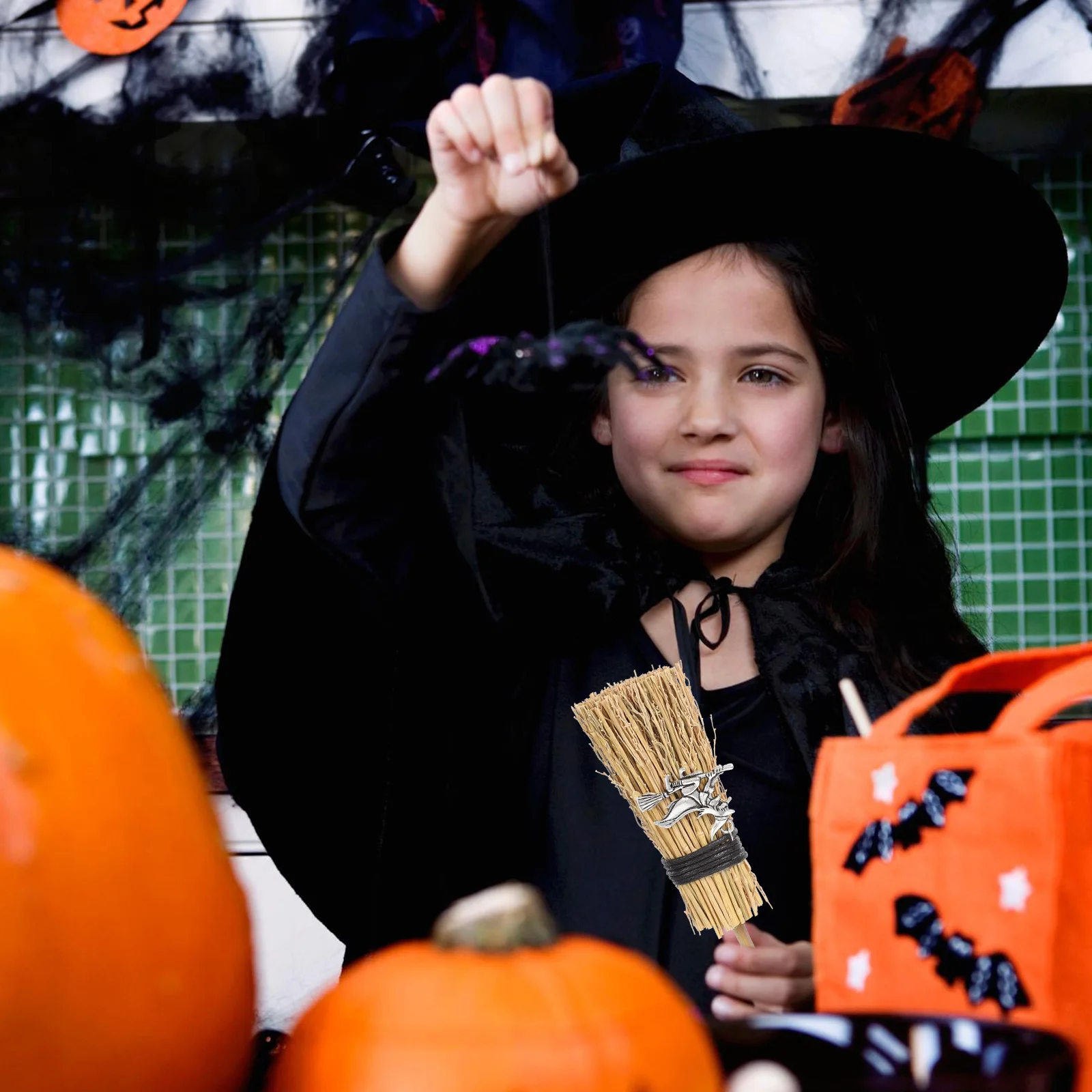 Мини-реквизит для метлы, орнамент, подвеска, кисть для Хэллоуина, ведьма, вечеринка, подвесной декор, подвеска
Мини-реквизит для метлы, орнамент, подвеска, кисть для Хэллоуина, ведьма, вечеринка, подвесной декор, подвеска