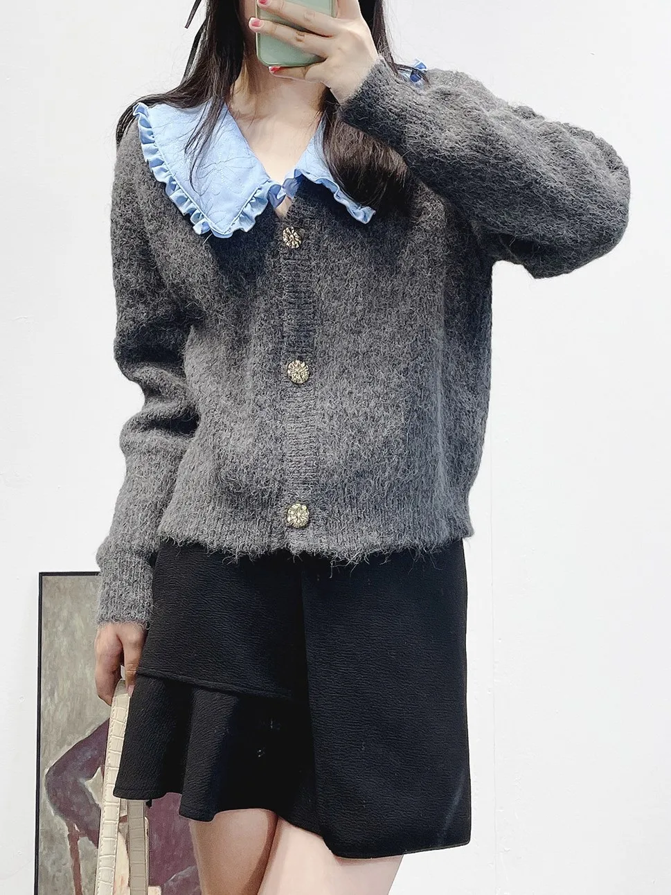 Women's Knitted Cardigan Color Patchwork Peter pan Collar Single Breasted Long Sleeve Vintage Autumn Winter Sweater
Women's Knitted Cardigan Color Patchwork Peter pan Collar Single Breasted Long Sleeve Vintage Autumn Winter Sweater