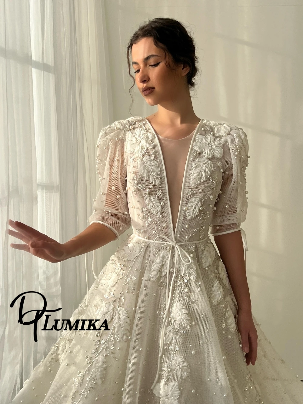 Эфирное вечернее платье из тюля с белым жемчугом, нежное вечернее платье с 3D цветочной вышивкой и пышными рукавами, глубоким V-образным вырезом, торжественное платье для выпускного вечера для помолвки
Эфирное вечернее платье из тюля с белым жемчугом, нежное вечернее платье с 3D цветочной вышивкой и пышными рукавами, глубоким V-образным вырезом, торжественное платье для выпускного вечера для помолвки