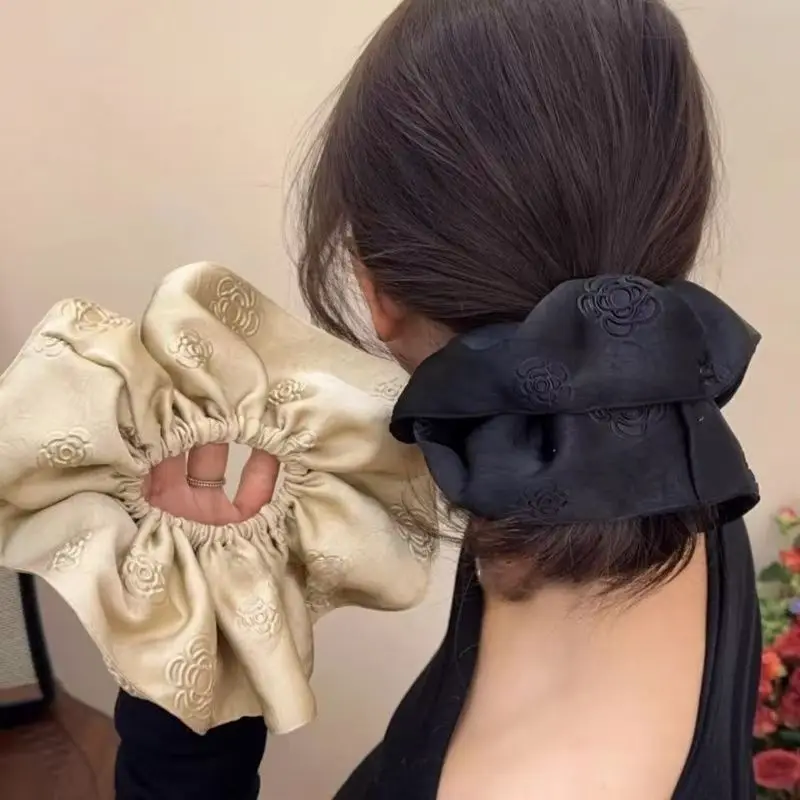 Fabric Satin Large Intestine Hair Circle Female Temperament Versatile Hair Rope Retro Lazy Limelight Hair Accessories
Fabric Satin Large Intestine Hair Circle Female Temperament Versatile Hair Rope Retro Lazy Limelight Hair Accessories