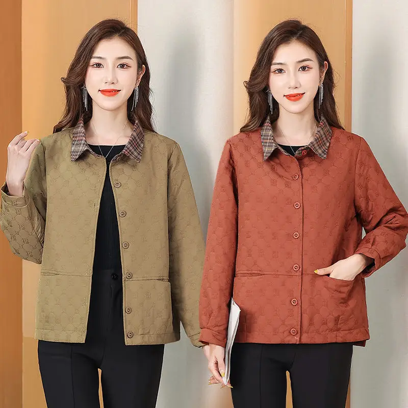 Loose Casual irt Collar Jaet for Middle-Aged Women Faionable Mom's Spring Autumn Top Button Closure Long Sve
Loose Casual irt Collar Jaet for Middle-Aged Women Faionable Mom's Spring Autumn Top Button Closure Long Sve