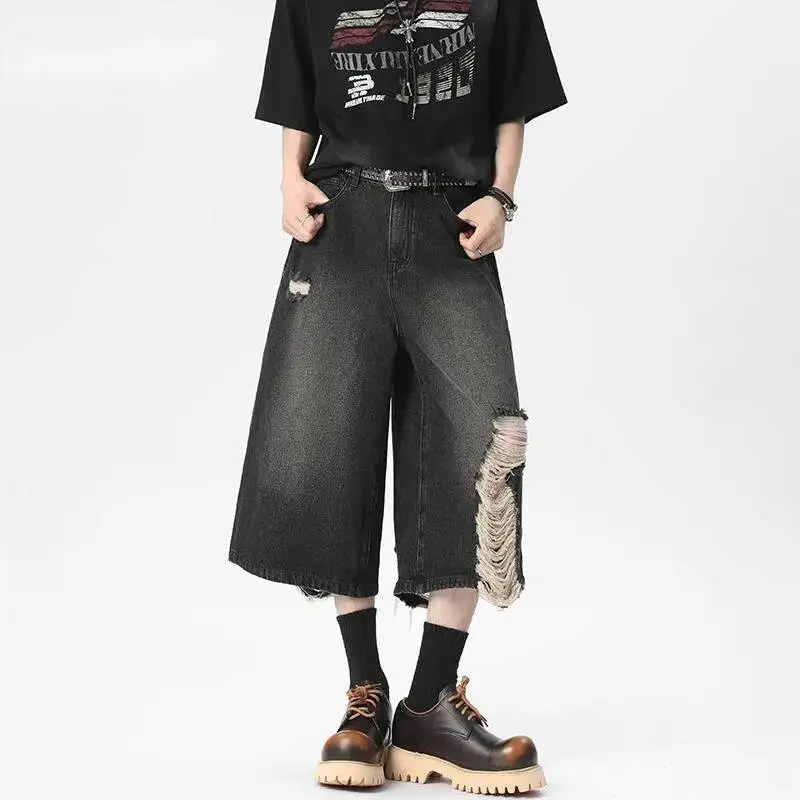 Summer High Quality American Style Ripped Drawstring Men's Denim Shorts Destroyed Hole Design Knee Length Pants 9XFZ1L
Summer High Quality American Style Ripped Drawstring Men's Denim Shorts Destroyed Hole Design Knee Length Pants 9XFZ1L