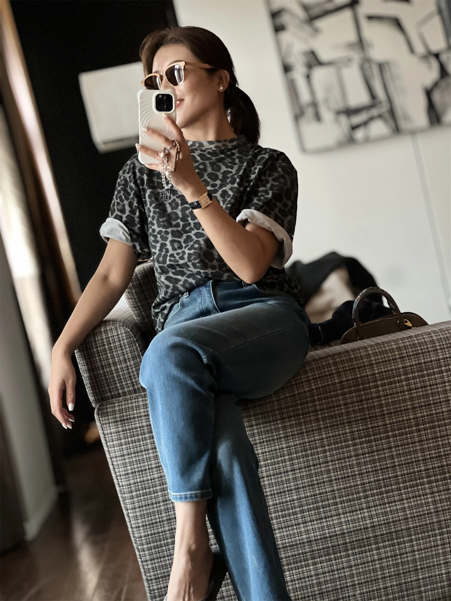 Faionable ey Leopard Print T-irt Loose oulder Casual Sle ort Sve round Ne Lightweight Spring New Arrival
Faionable ey Leopard Print T-irt Loose oulder Casual Sle ort Sve round Ne Lightweight Spring New Arrival