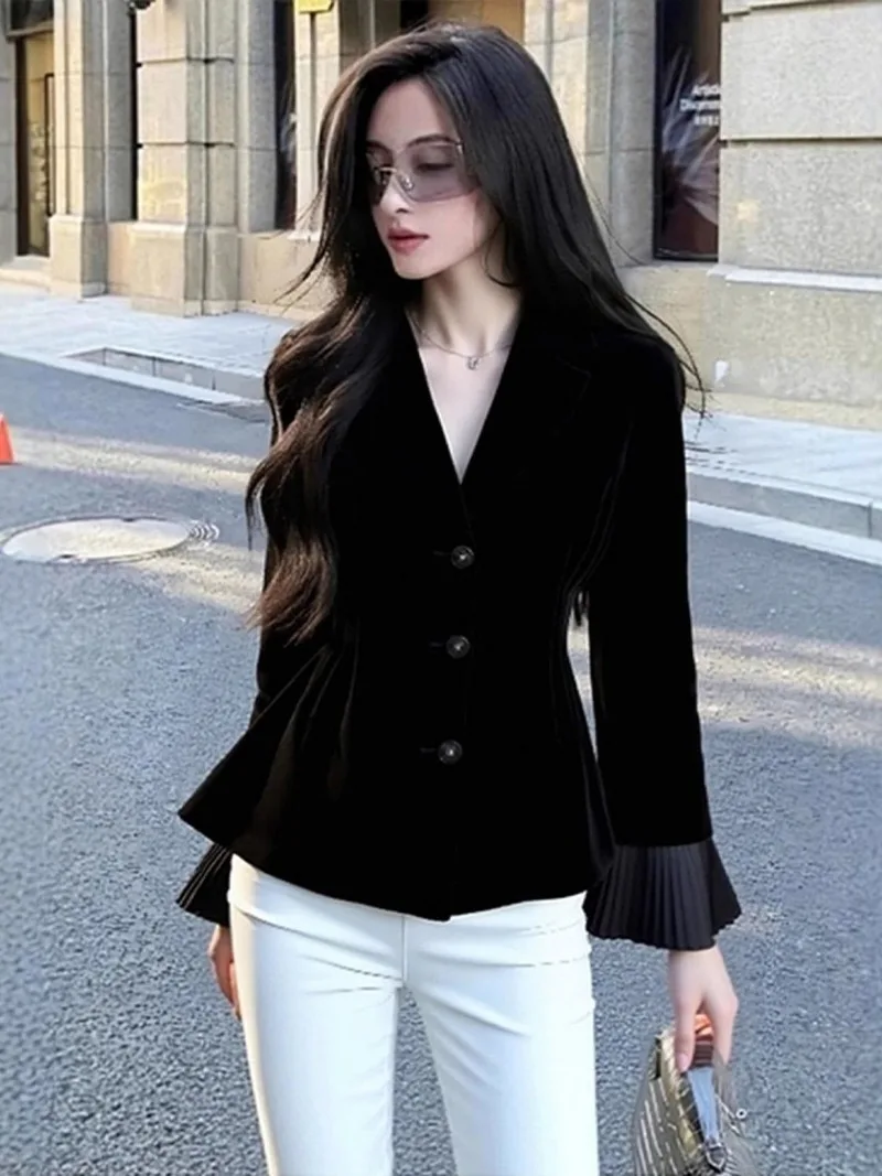 New High End Velvet Blouse Shirt Women Spring Autumn Elegant Slim Waist Long Sleeve V-neck Flared Sleeve Fashion Solid Color Top
New High End Velvet Blouse Shirt Women Spring Autumn Elegant Slim Waist Long Sleeve V-neck Flared Sleeve Fashion Solid Color Top