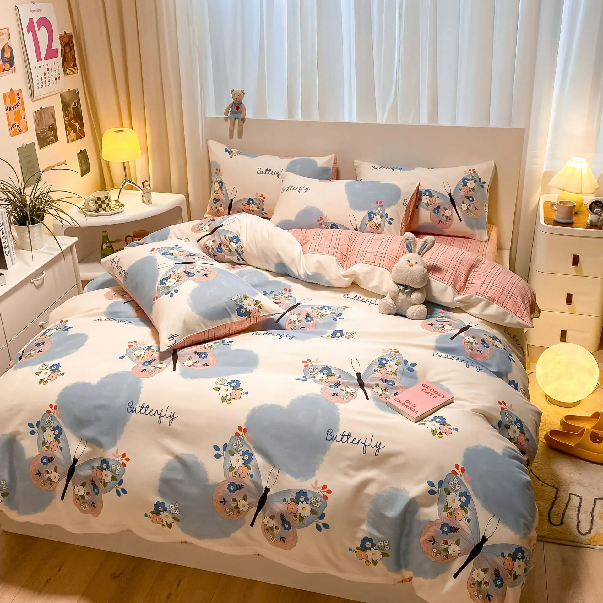 New cotton-print four-piece set with small fresh cotton four-piece duvet cover bed linen bed cover set
New cotton-print four-piece set with small fresh cotton four-piece duvet cover bed linen bed cover set