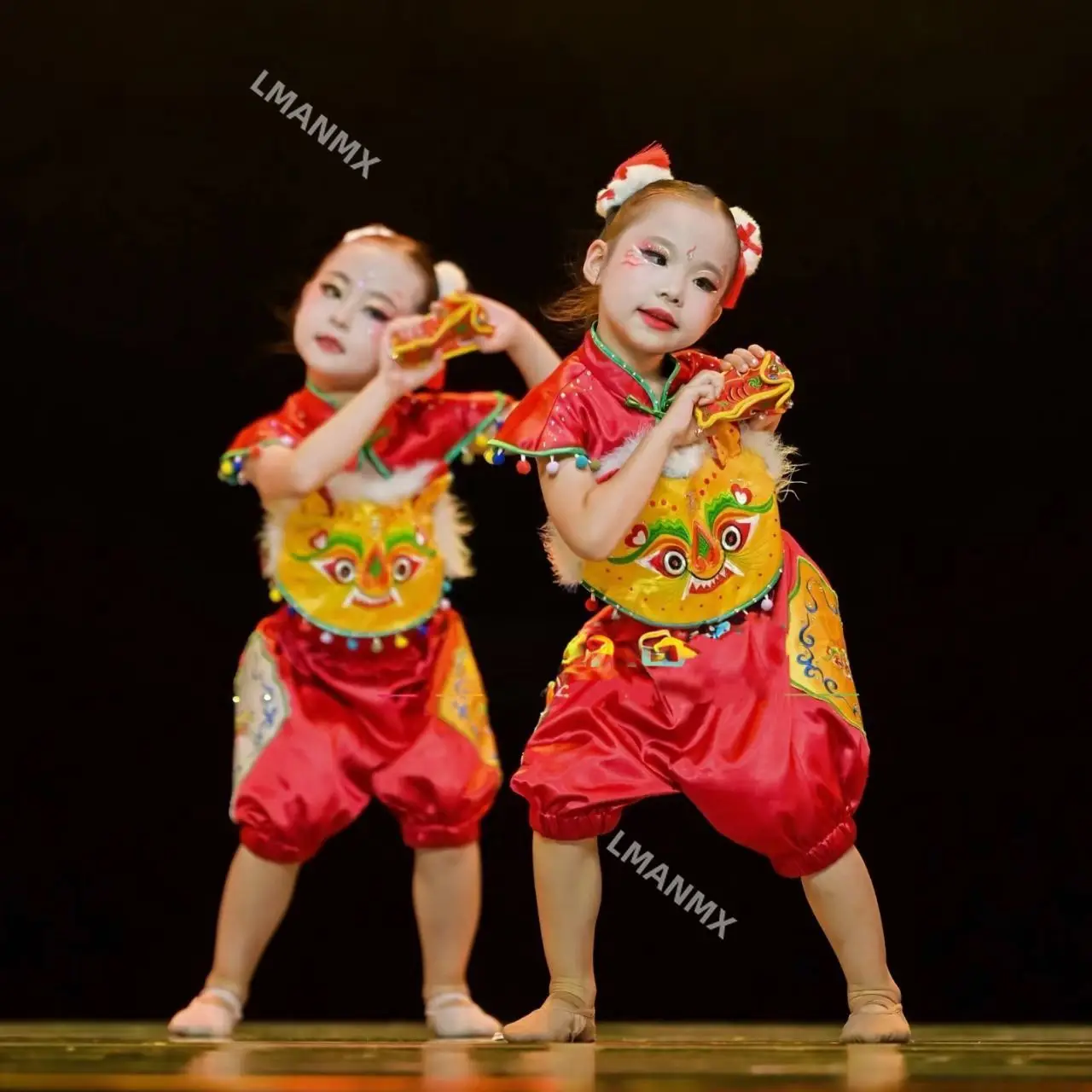 New Children's Performance Costume Celebrating Chinese Style Drumming Performance Costume Yangge Dance Costume
New Children's Performance Costume Celebrating Chinese Style Drumming Performance Costume Yangge Dance Costume