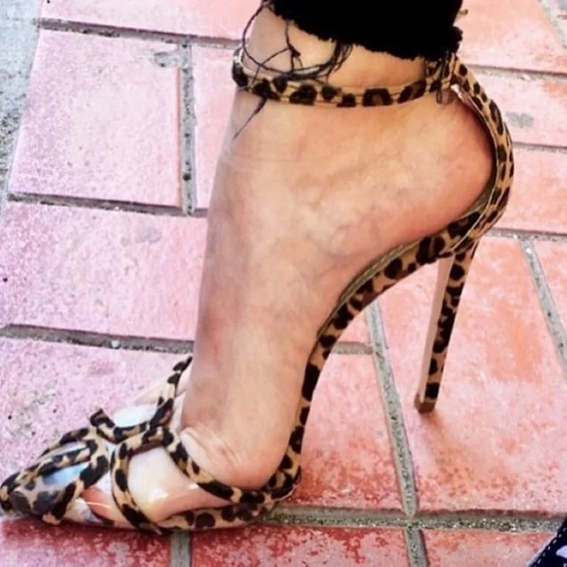 Leopard Hollow Buckle Sandals Pointed Toe Thin High Heel Fashion Sexy Cool Summer Big Size 2025 Woman Shoes Zapatillas Mujer
Leopard Hollow Buckle Sandals Pointed Toe Thin High Heel Fashion Sexy Cool Summer Big Size 2025 Woman Shoes Zapatillas Mujer