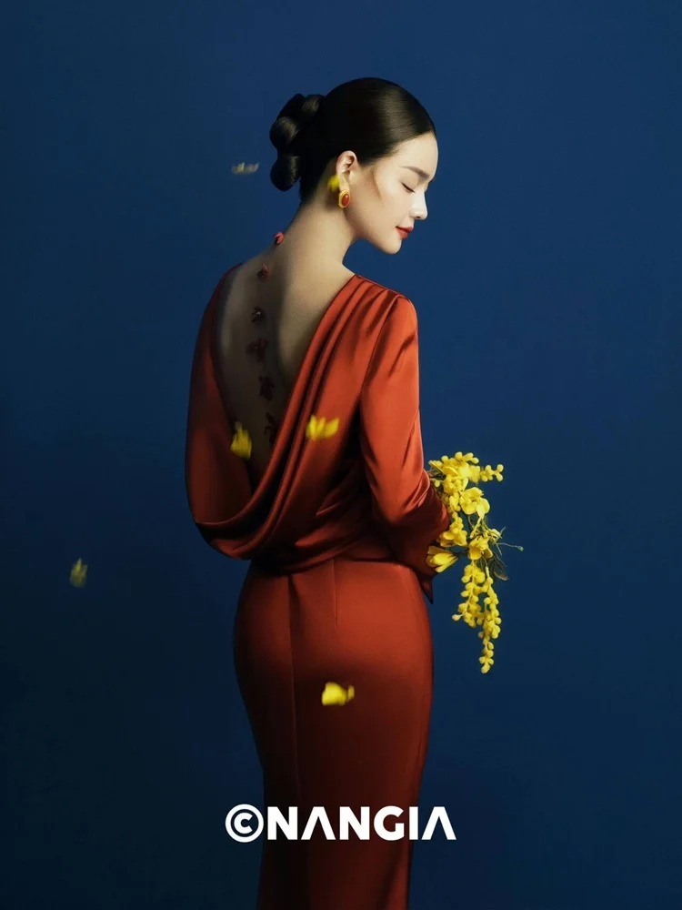 2026 New Vintage Portrait Photography Artistic Personality Photo Shoot Dress High End Emotion Portrait Studio Photography
2026 New Vintage Portrait Photography Artistic Personality Photo Shoot Dress High End Emotion Portrait Studio Photography