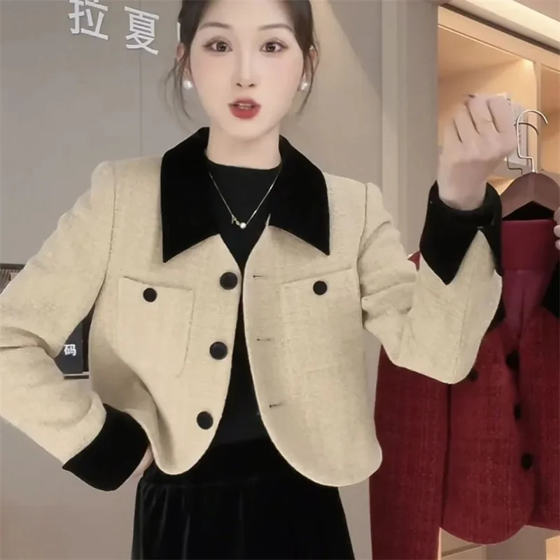 Coat Women's 2025 Spring And Autumn New Fashion Temperament Slim Design Velvet Stitching Short Top
Coat Women's 2025 Spring And Autumn New Fashion Temperament Slim Design Velvet Stitching Short Top