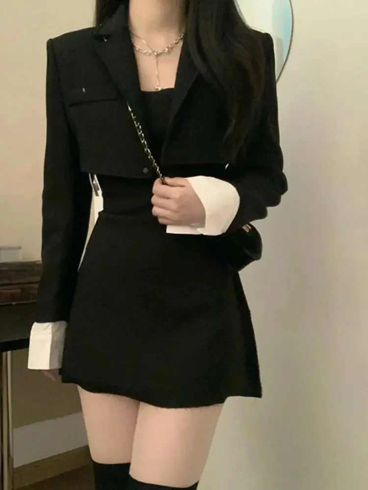 Woman's Autumn Vintage Leisure Suit Suspender Dress Set Hepburn Wind Long Sleeve Short Coat Two Piece Skirt Sets Outifit
Woman's Autumn Vintage Leisure Suit Suspender Dress Set Hepburn Wind Long Sleeve Short Coat Two Piece Skirt Sets Outifit