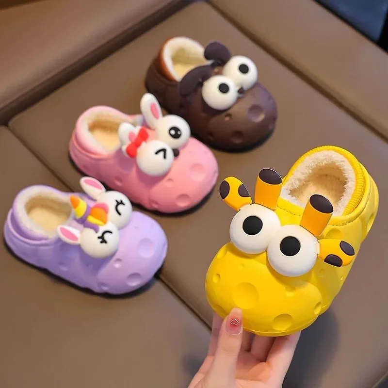 Новинка 2023 года, осенние и зимние детские хлопковые тапочки для мальчиков и девочек, теплые и плюшевые непромокаемые детские хлопковые тапочки 
Новинка 2023 года, осенние и зимние детские хлопковые тапочки для мальчиков и девочек, теплые и плюшевые непромокаемые детские хлопковые тапочки
