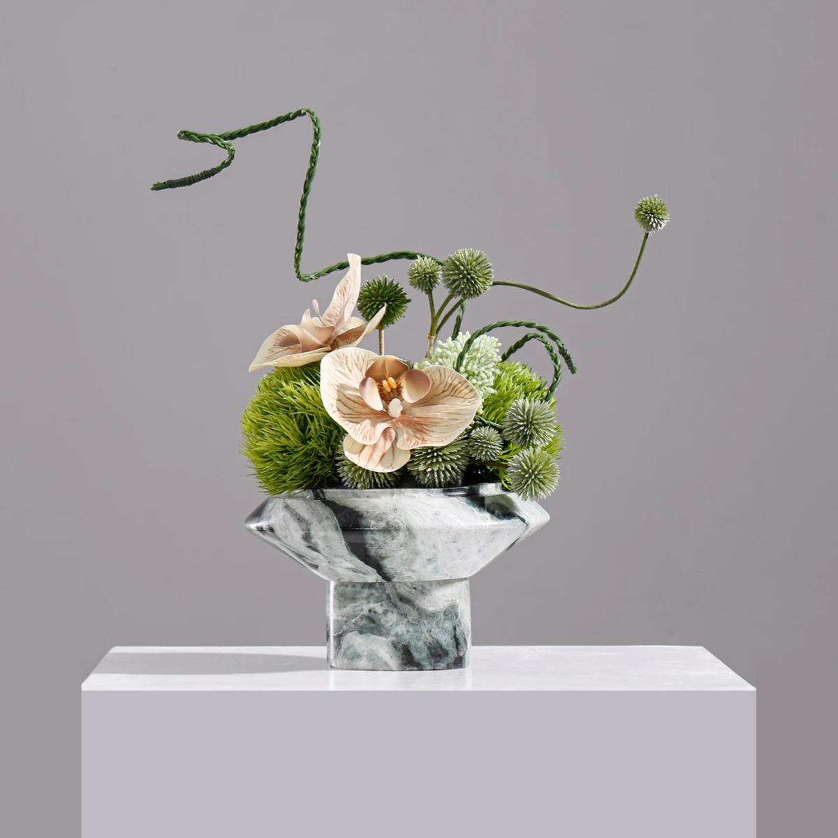Handmade green marble vase high quality artificial flower decoration modern home decoration
Handmade green marble vase high quality artificial flower decoration modern home decoration