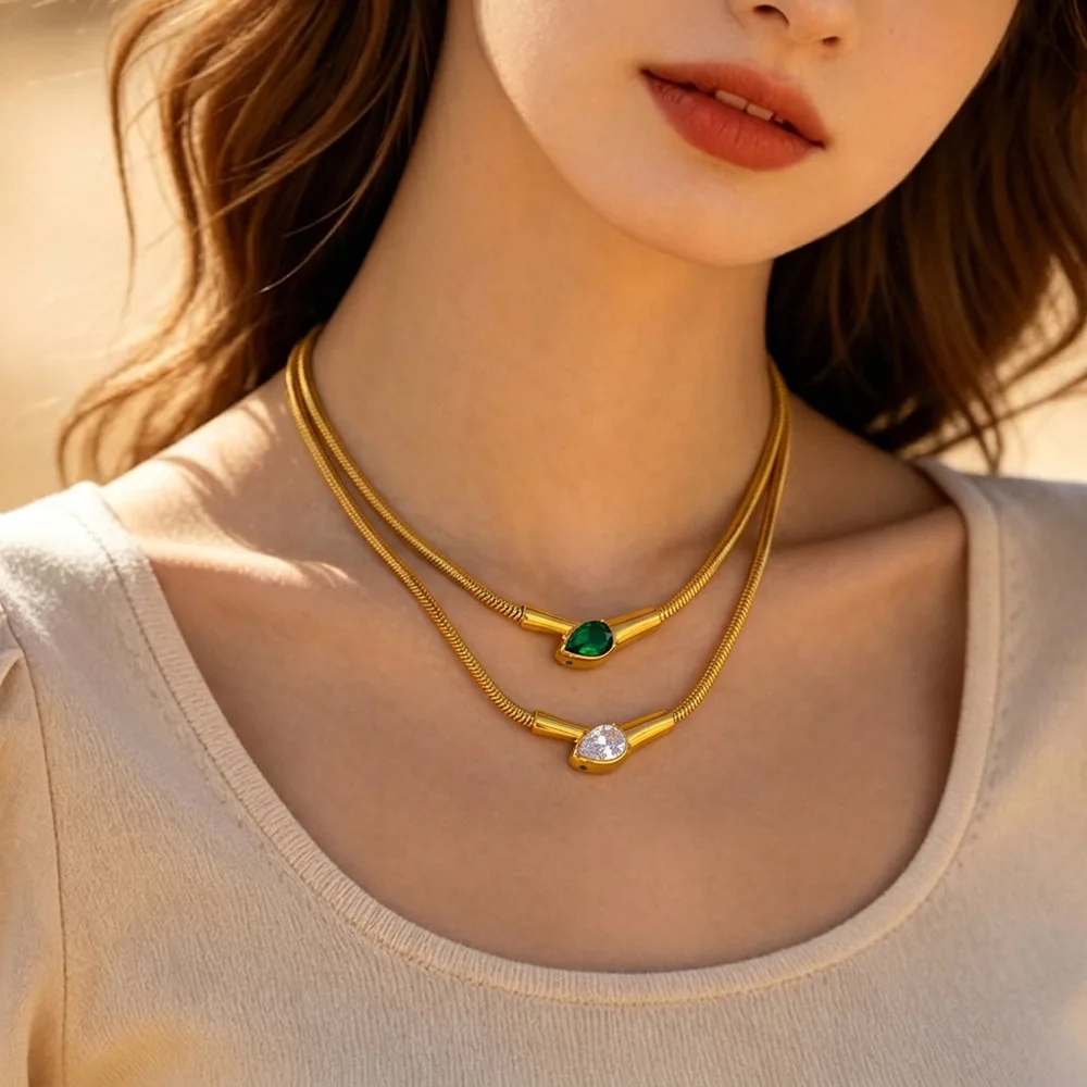 Hip Hop Snake Head Necklace Cubic Zirconia Inlaid Stainless Steel Casting Pendant Necklace Men Women Punk Jewelry Gift
Hip Hop Snake Head Necklace Cubic Zirconia Inlaid Stainless Steel Casting Pendant Necklace Men Women Punk Jewelry Gift