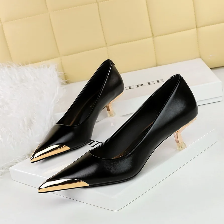 Style Banquet With Thin Heels Metal Pointed Tips Shallow Mouth Foot Trimming Slimming Spring Autumn Women Pumps туфли женские
Style Banquet With Thin Heels Metal Pointed Tips Shallow Mouth Foot Trimming Slimming Spring Autumn Women Pumps туфли женские