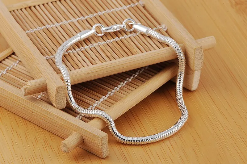 Popular brands 925 Sterling silver 3mm snake bone chain Bracelets for woman man jewelry fashion Wedding party Christmas gifts
Popular brands 925 Sterling silver 3mm snake bone chain Bracelets for woman man jewelry fashion Wedding party Christmas gifts