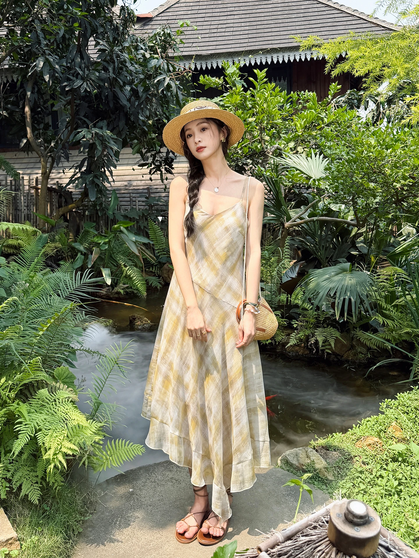Summer New Style Vacation Feel Plaid Backless Strap Dress High Waist V-neck Asymmetrical Long Dress City Commute Casual Date
Summer New Style Vacation Feel Plaid Backless Strap Dress High Waist V-neck Asymmetrical Long Dress City Commute Casual Date