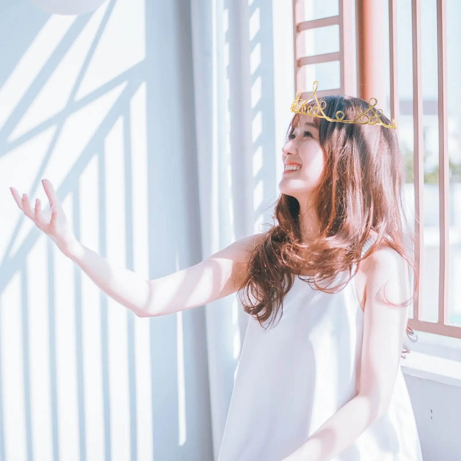 2Pcs Simple Crown Headdress Handmade Woven Tiara Decor Zinc Alloy for Banquet Party Bridal Shower Performance Elegant
2Pcs Simple Crown Headdress Handmade Woven Tiara Decor Zinc Alloy for Banquet Party Bridal Shower Performance Elegant