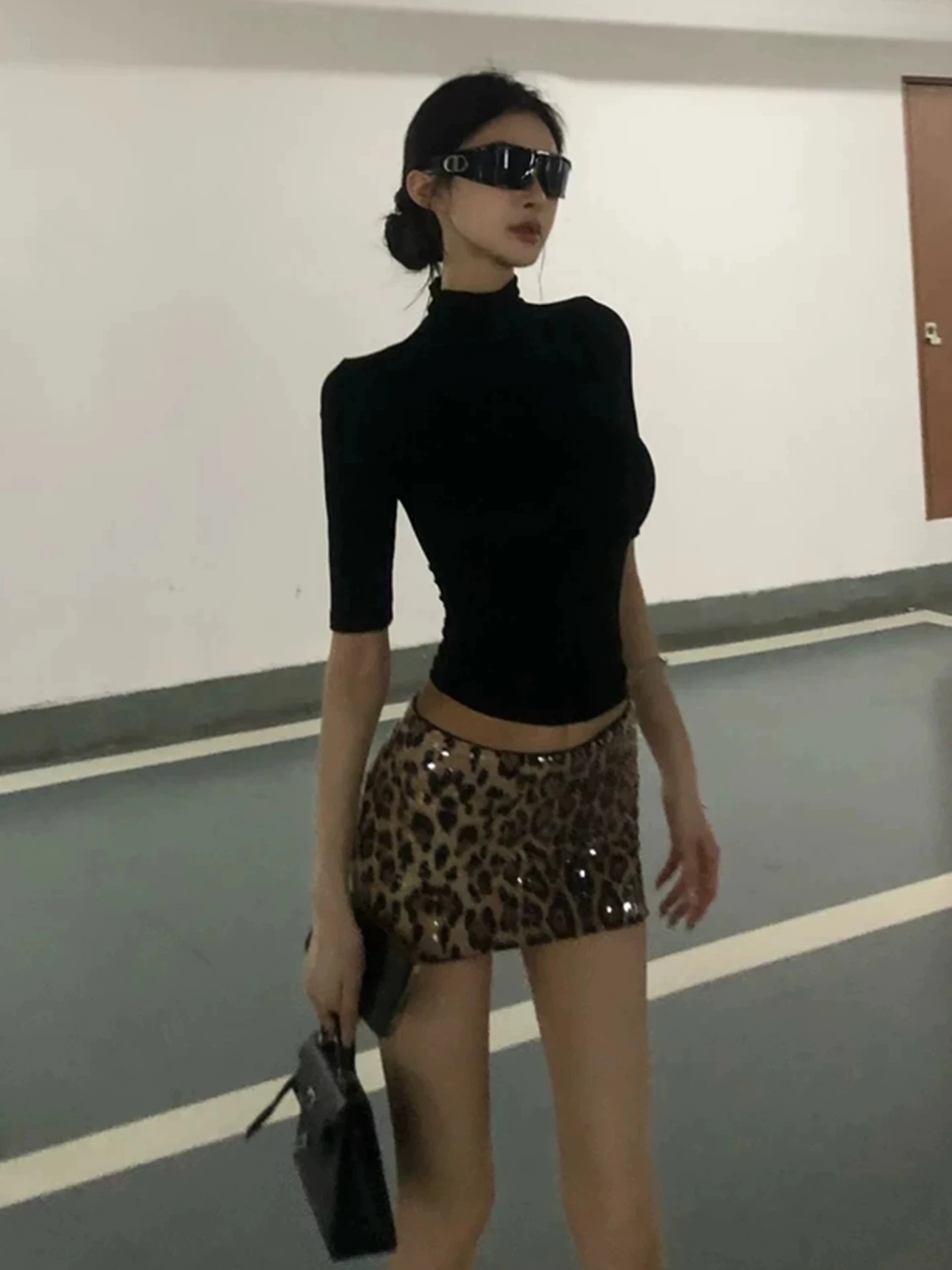 Sexy Slim Fit Leopard Print Two-Piece Set High Collar Half Sleeve Women's Short Skirt Trendy Autumn Fashion Casual Date Outfit
Sexy Slim Fit Leopard Print Two-Piece Set High Collar Half Sleeve Women's Short Skirt Trendy Autumn Fashion Casual Date Outfit