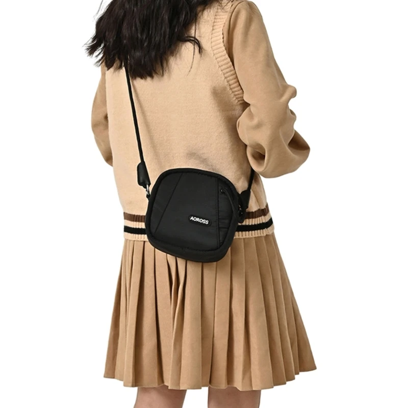 Lightweight Nylon Crossbody Bag Shoulder Bags Phone Pouch for Outdoor Activities and Daily Use 517D
Lightweight Nylon Crossbody Bag Shoulder Bags Phone Pouch for Outdoor Activities and Daily Use 517D