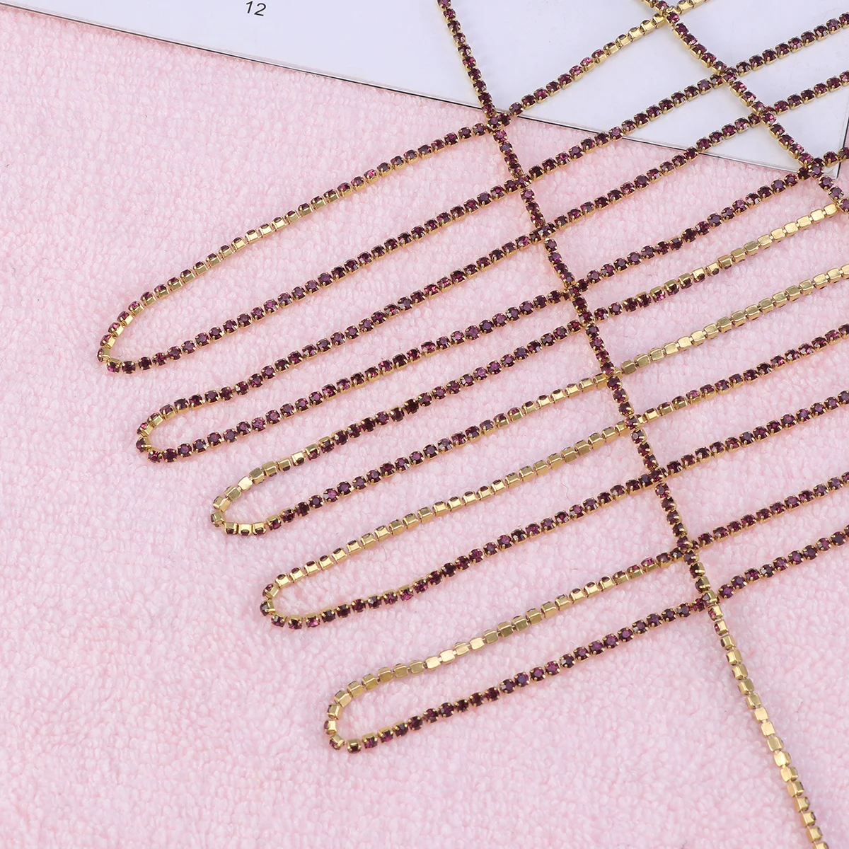 10M Diamond Claw Chain Crystal Rhinestone Trim Craft Sewing Jewelry Crafts Glass Sparkly Decor Dress H bags Shoe Wedding Veil 
10M Diamond Claw Chain Crystal Rhinestone Trim Craft Sewing Jewelry Crafts Glass Sparkly Decor Dress H bags Shoe Wedding Veil