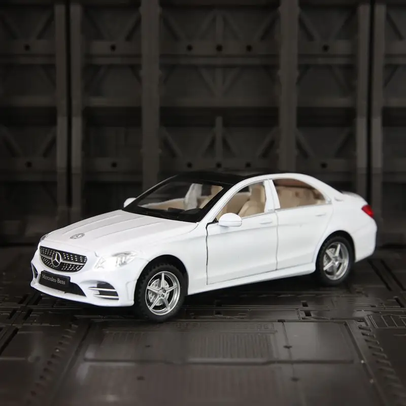 1:32 Mercedes-Benz C260L alloy car model acousto-optic warrior 6-door toy car children's birthday gift ornaments collection
1:32 Mercedes-Benz C260L alloy car model acousto-optic warrior 6-door toy car children's birthday gift ornaments collection